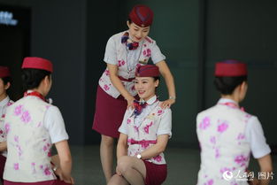 動(dòng)姐 禮儀培訓(xùn)備戰(zhàn)鐵路調(diào)圖 蹲姿微笑培訓(xùn)一絲不茍