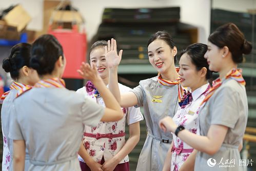 重慶空姐與動姐攜手開展服務禮儀培訓，積極備戰暑運高峰